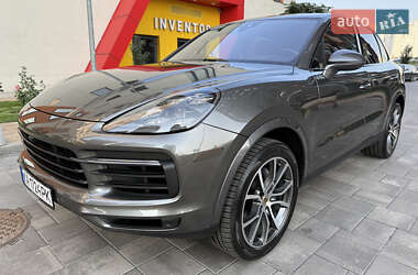 Внедорожник / Кроссовер Porsche Cayenne 2019 в 