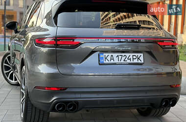 Внедорожник / Кроссовер Porsche Cayenne 2019 в 