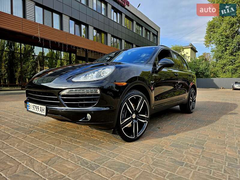 Внедорожник / Кроссовер Porsche Cayenne 2013 в Полтаве