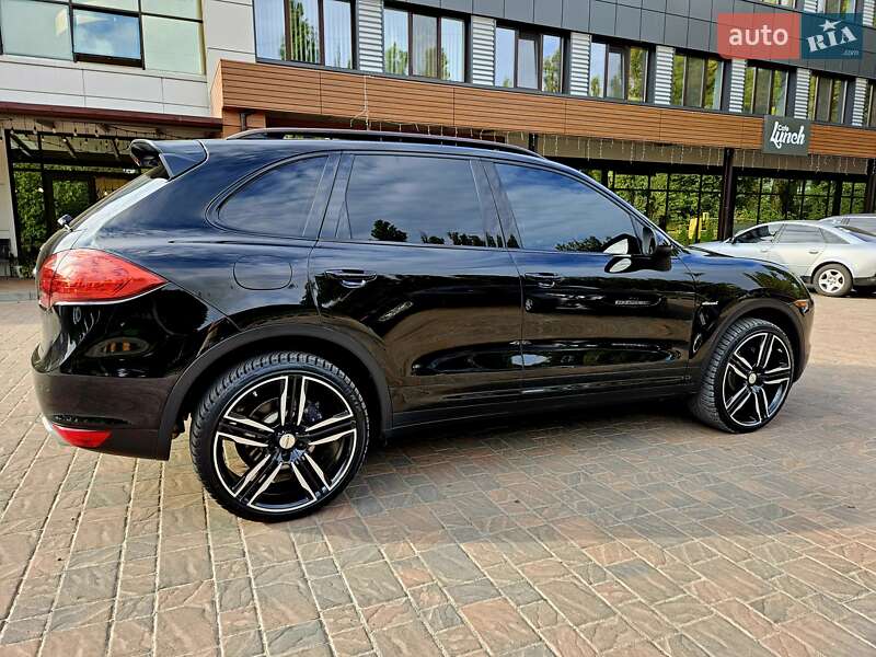 Внедорожник / Кроссовер Porsche Cayenne 2013 в Полтаве