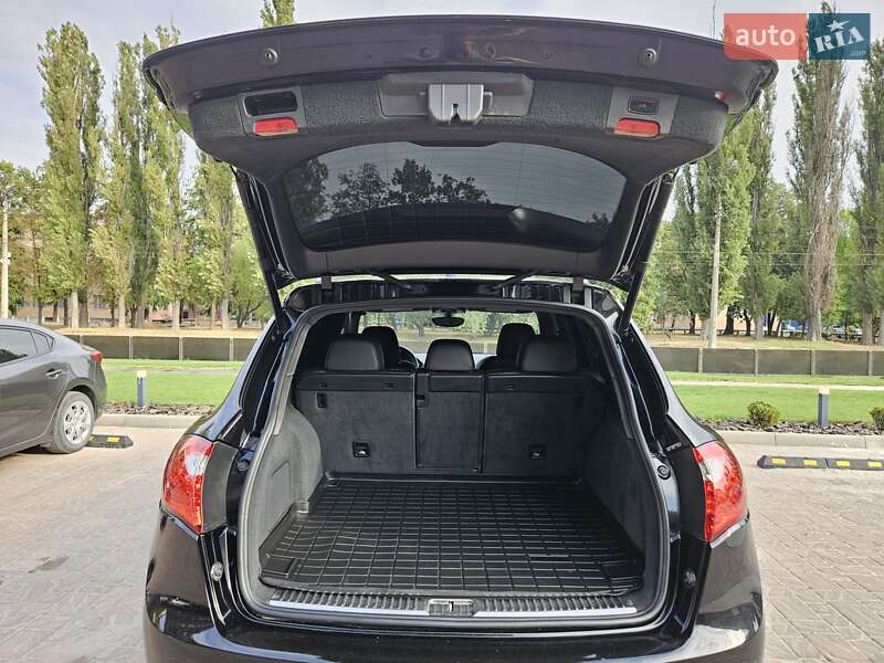 Внедорожник / Кроссовер Porsche Cayenne 2013 в Полтаве