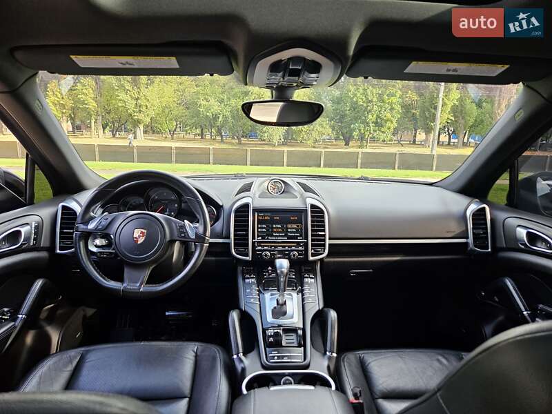 Внедорожник / Кроссовер Porsche Cayenne 2013 в Полтаве