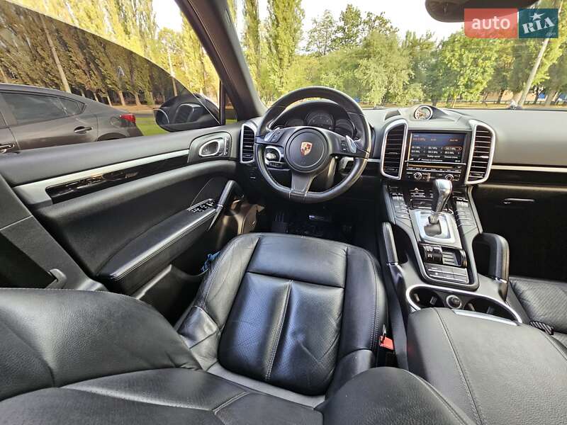 Внедорожник / Кроссовер Porsche Cayenne 2013 в Полтаве