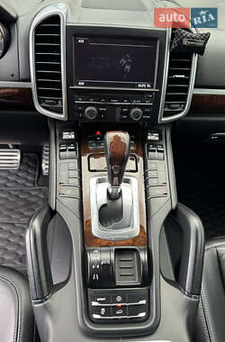 Внедорожник / Кроссовер Porsche Cayenne 2011 в 