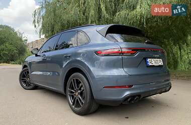 Внедорожник / Кроссовер Porsche Cayenne 2019 в 
