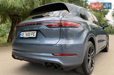 Внедорожник / Кроссовер Porsche Cayenne 2019 в 