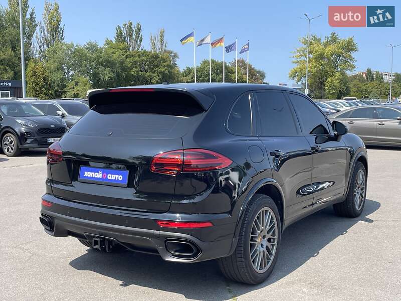 Позашляховик / Кросовер Porsche Cayenne 2016 в Дніпрі