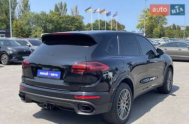 Позашляховик / Кросовер Porsche Cayenne 2016 в 