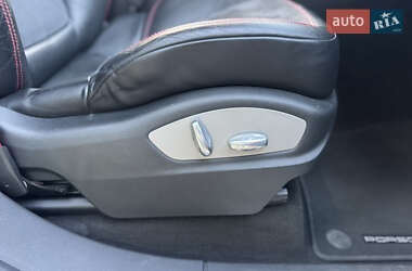 Внедорожник / Кроссовер Porsche Cayenne 2014 в 