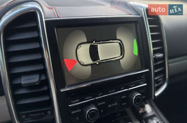 Внедорожник / Кроссовер Porsche Cayenne 2014 в 