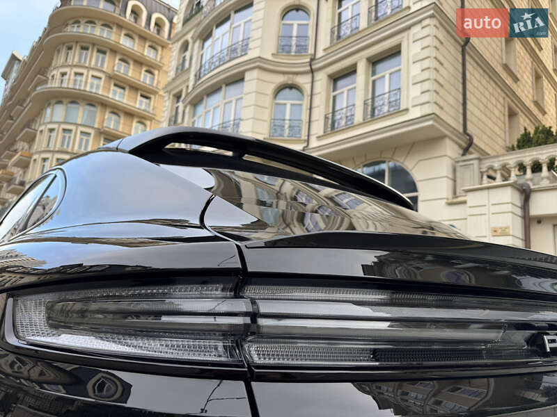 Внедорожник / Кроссовер Porsche Cayenne 2023 в Киеве
