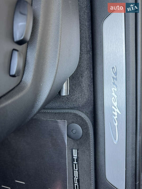 Внедорожник / Кроссовер Porsche Cayenne 2023 в Киеве
