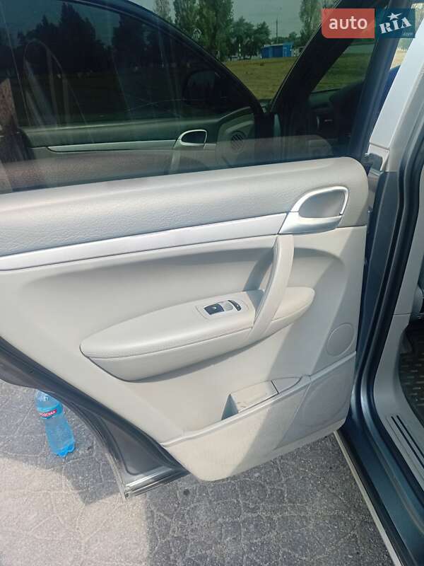 Внедорожник / Кроссовер Porsche Cayenne 2006 в Каменском