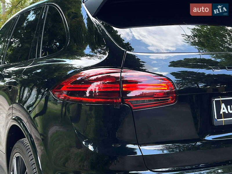 Внедорожник / Кроссовер Porsche Cayenne 2017 в Киеве