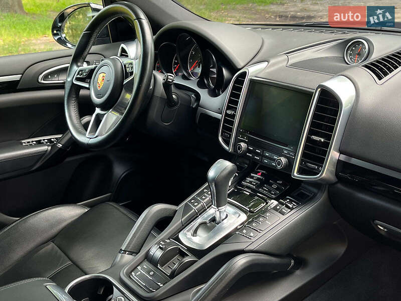 Внедорожник / Кроссовер Porsche Cayenne 2017 в Киеве