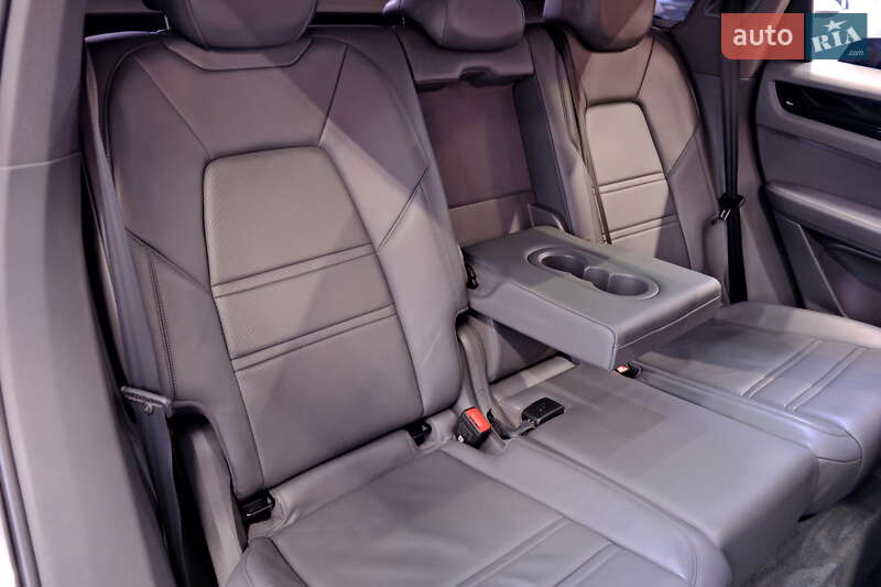 Внедорожник / Кроссовер Porsche Cayenne 2019 в Одессе