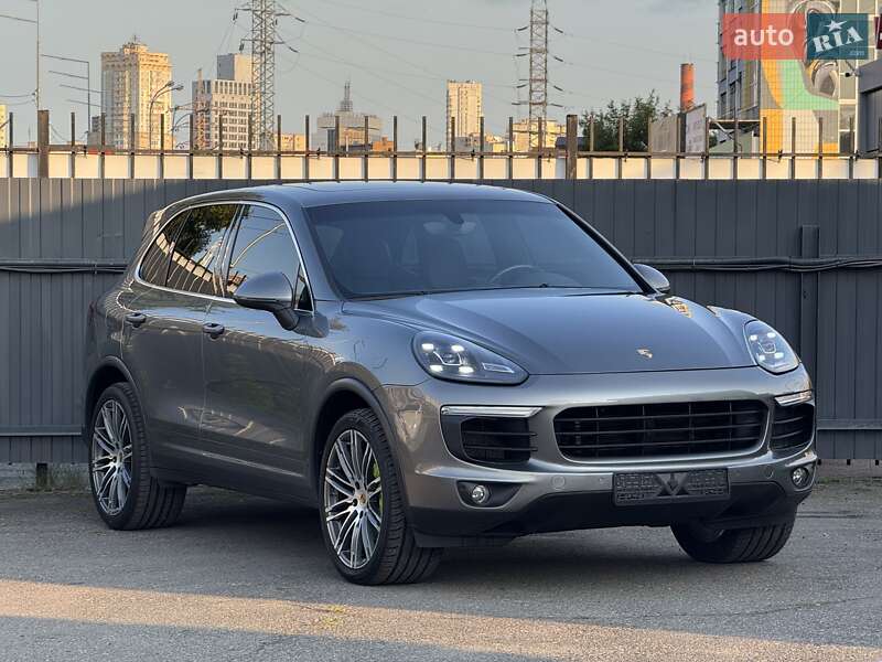 Позашляховик / Кросовер Porsche Cayenne 2015 в Києві