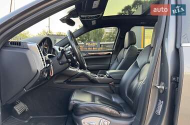 Внедорожник / Кроссовер Porsche Cayenne 2015 в 