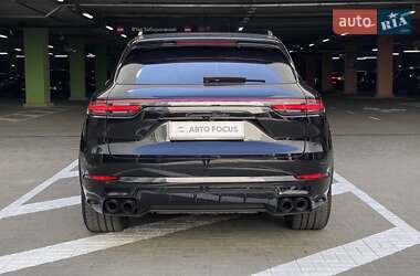Внедорожник / Кроссовер Porsche Cayenne 2020 в 