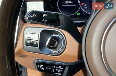 Внедорожник / Кроссовер Porsche Cayenne 2020 в 