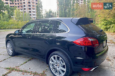 Внедорожник / Кроссовер Porsche Cayenne 2014 в 