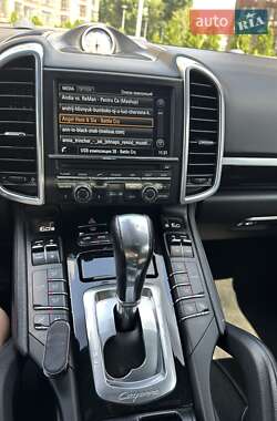 Внедорожник / Кроссовер Porsche Cayenne 2013 в 