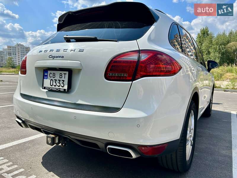 Позашляховик / Кросовер Porsche Cayenne 2013 в Києві