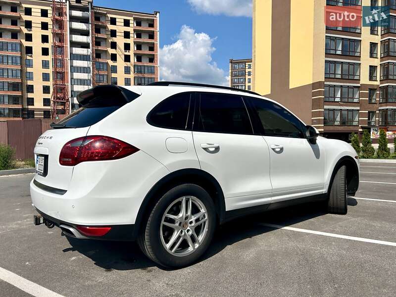 Позашляховик / Кросовер Porsche Cayenne 2013 в Києві
