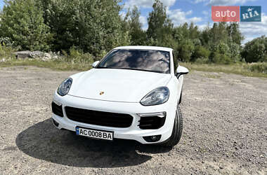 Внедорожник / Кроссовер Porsche Cayenne 2016 в 