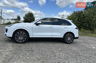 Внедорожник / Кроссовер Porsche Cayenne 2016 в 