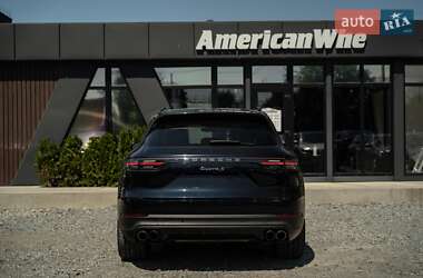 Внедорожник / Кроссовер Porsche Cayenne 2019 в 