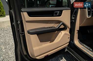 Внедорожник / Кроссовер Porsche Cayenne 2019 в 