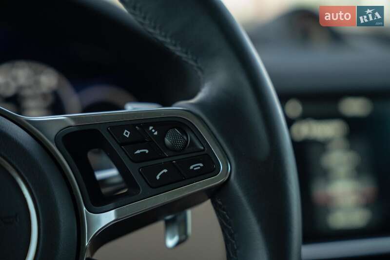 Внедорожник / Кроссовер Porsche Cayenne 2019 в Черновцах