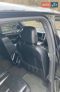 Внедорожник / Кроссовер Porsche Cayenne 2010 в 
