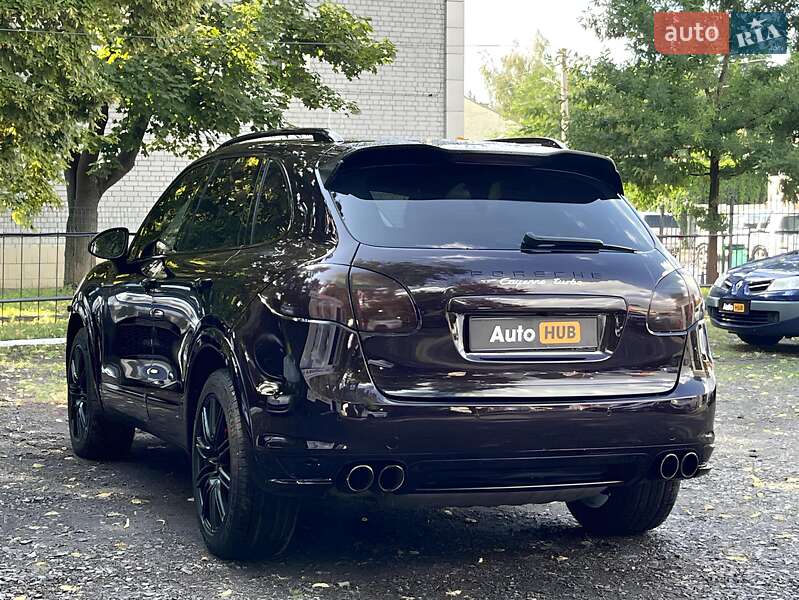 Позашляховик / Кросовер Porsche Cayenne 2011 в Харкові