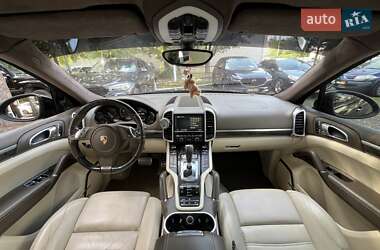 Внедорожник / Кроссовер Porsche Cayenne 2011 в 