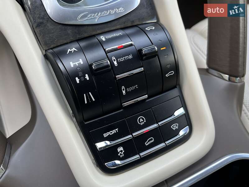 Позашляховик / Кросовер Porsche Cayenne 2011 в Харкові
