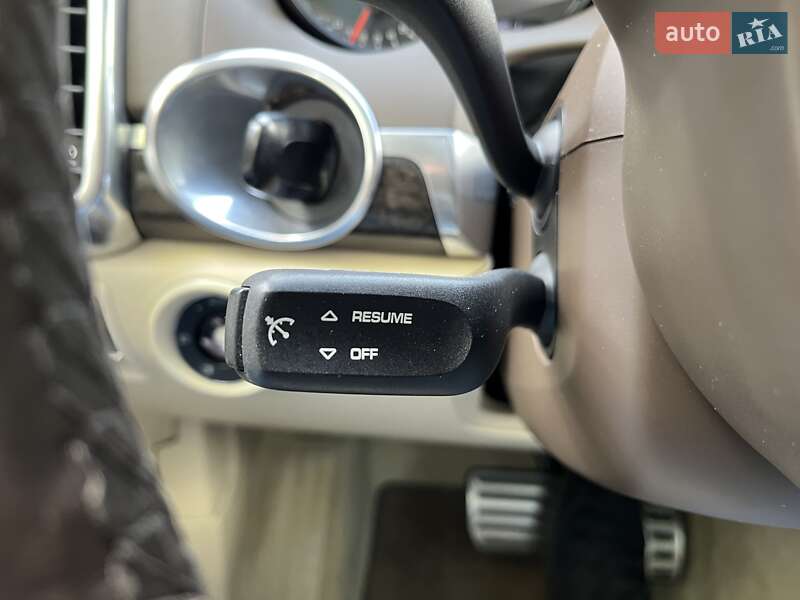 Позашляховик / Кросовер Porsche Cayenne 2011 в Харкові