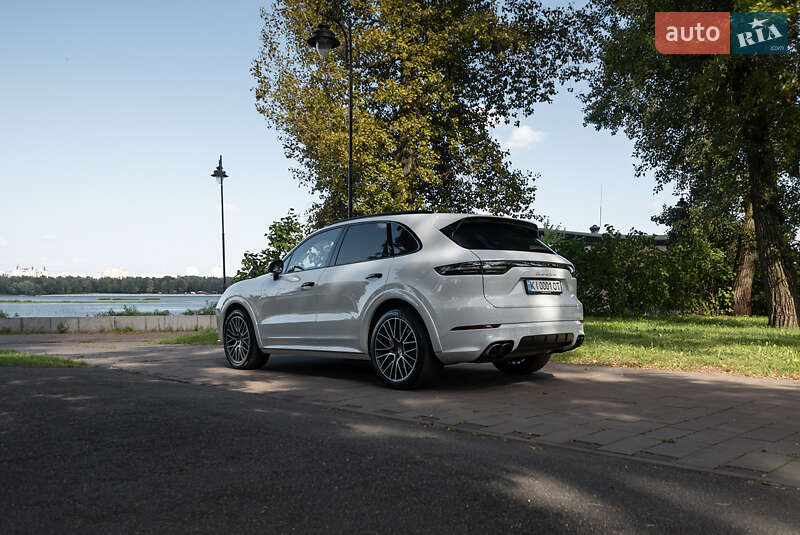 Позашляховик / Кросовер Porsche Cayenne 2018 в Києві