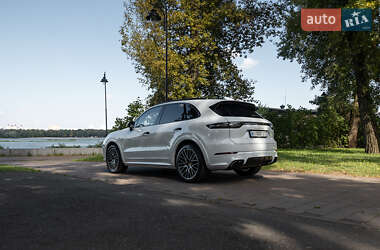 Внедорожник / Кроссовер Porsche Cayenne 2018 в 