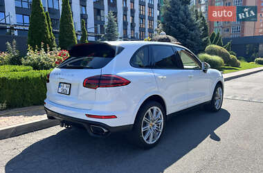 Внедорожник / Кроссовер Porsche Cayenne 2016 в 