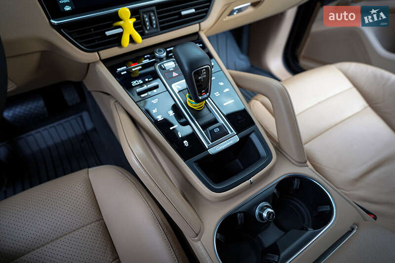Внедорожник / Кроссовер Porsche Cayenne 2019 в Днепре