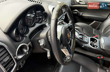 Внедорожник / Кроссовер Porsche Cayenne 2014 в 