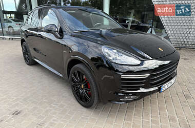 Внедорожник / Кроссовер Porsche Cayenne 2014 в 