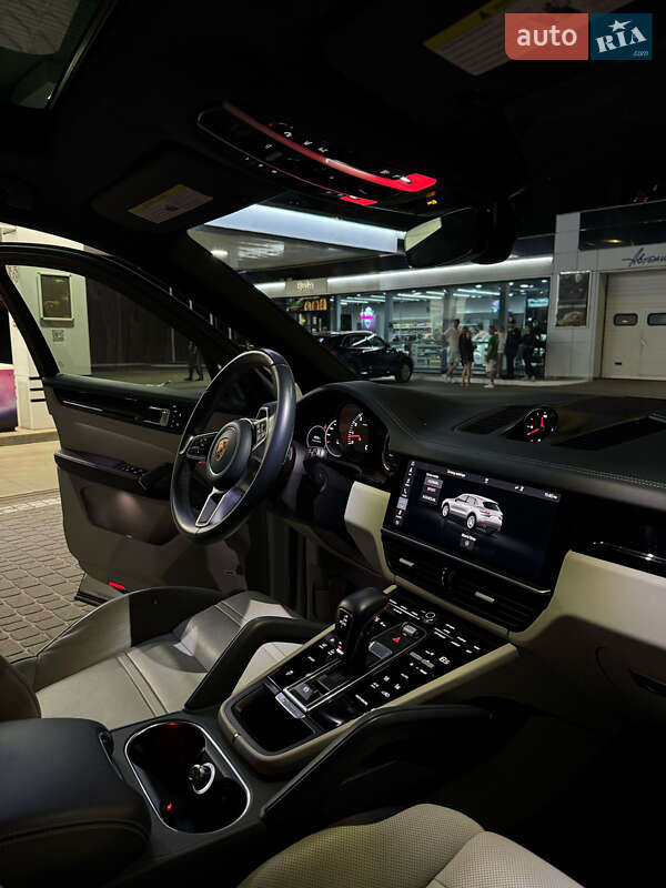 Позашляховик / Кросовер Porsche Cayenne 2019 в Львові