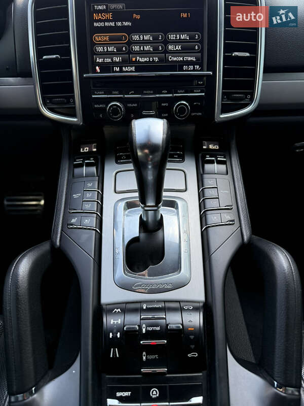 Позашляховик / Кросовер Porsche Cayenne 2011 в Рівному