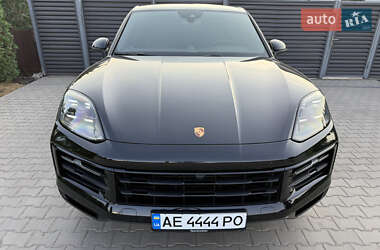 Внедорожник / Кроссовер Porsche Cayenne 2024 в 
