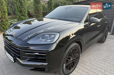 Внедорожник / Кроссовер Porsche Cayenne 2024 в 
