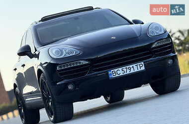 Внедорожник / Кроссовер Porsche Cayenne 2012 в 