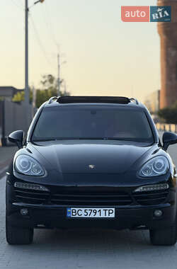 Внедорожник / Кроссовер Porsche Cayenne 2012 в 